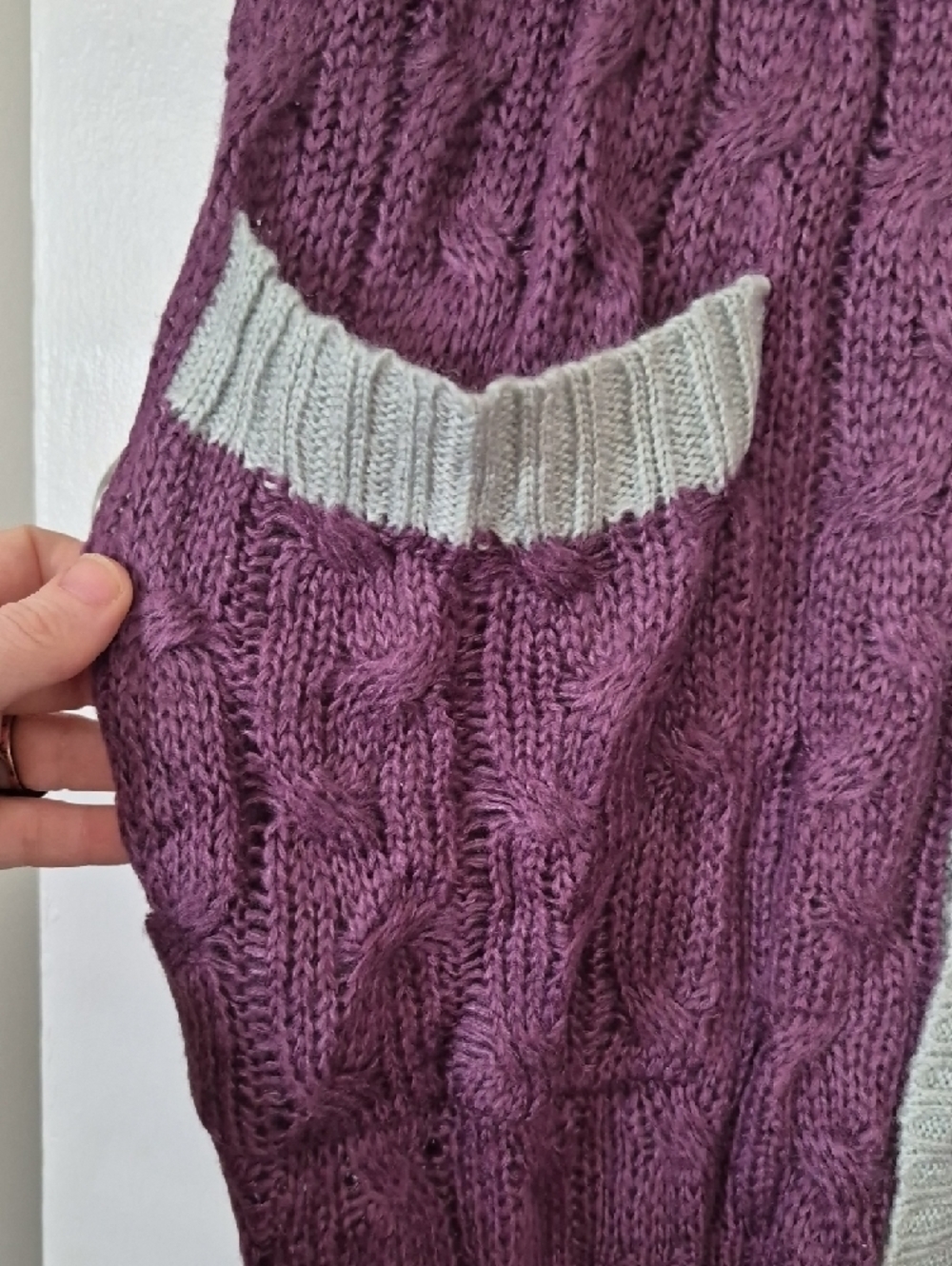 NWT Women's Mauve Purple V-Neck Cardigan Sweater with Light Gray Trim MED - Picture 5 of 12